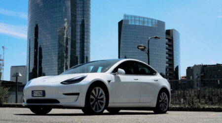 Tesla Model 3 elettrica noleggio a lungo termine