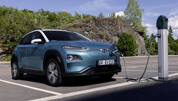 hyundai kona elettrica autonomia tempo di ricarica